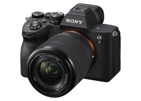 Sony ILCE-7M4 Беззеркальная камера с 28-70мм линзой